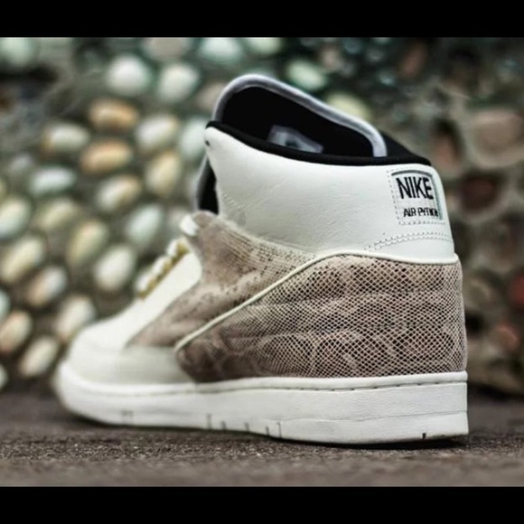 Nike Air Python Sail Sneakers - Picture 5 of 11